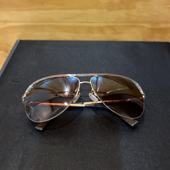 Vince Camuto Sunglasses - Picture 7 of 7